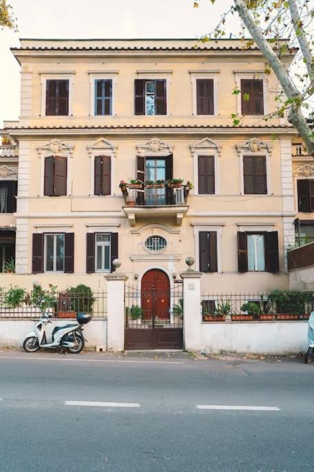 Vaticano/Trastevere Floreal Suite Roma Esterno foto